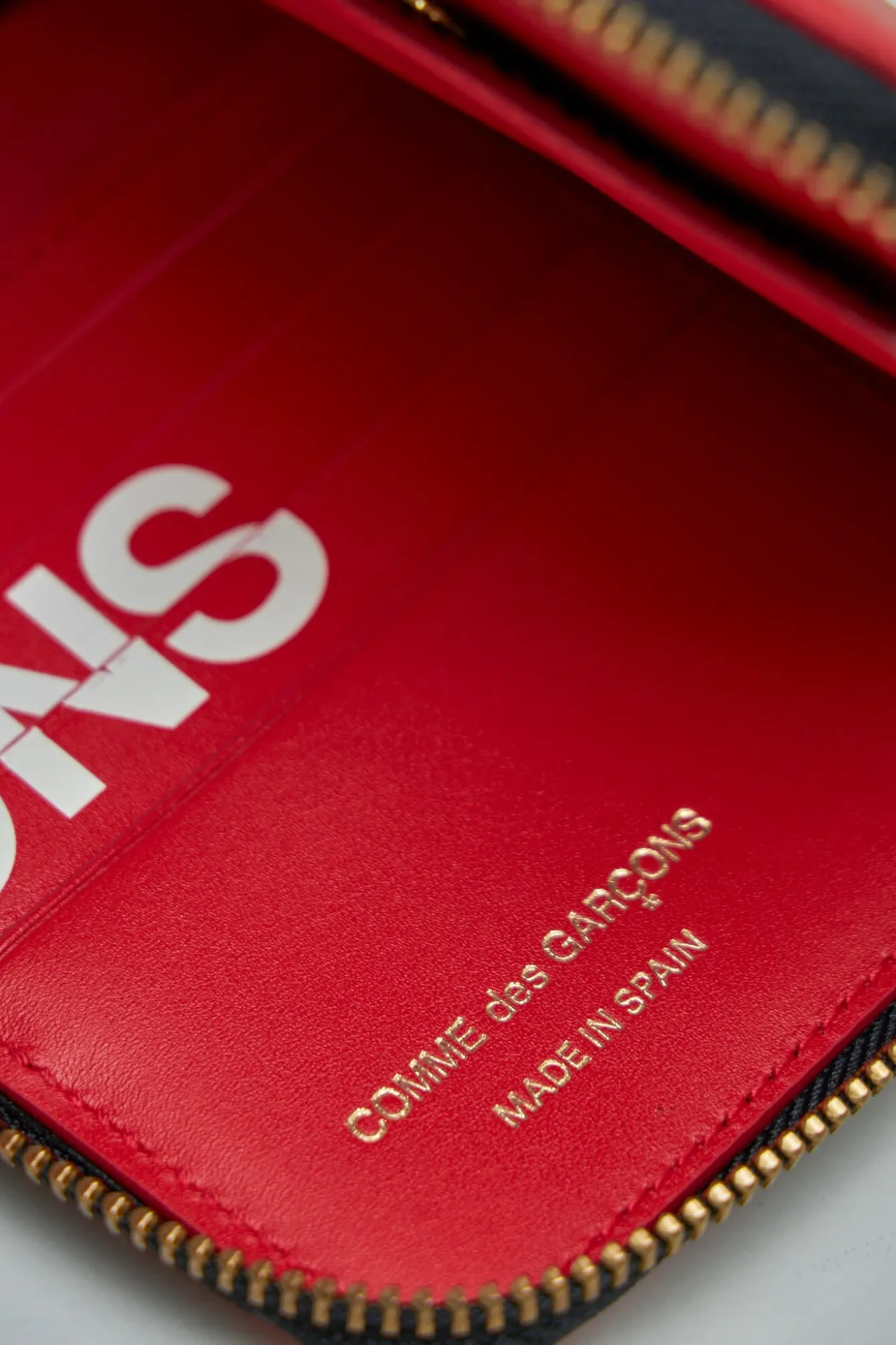 Comme des Garçons wallets Wallet Zip Huge Logo red - LABELS