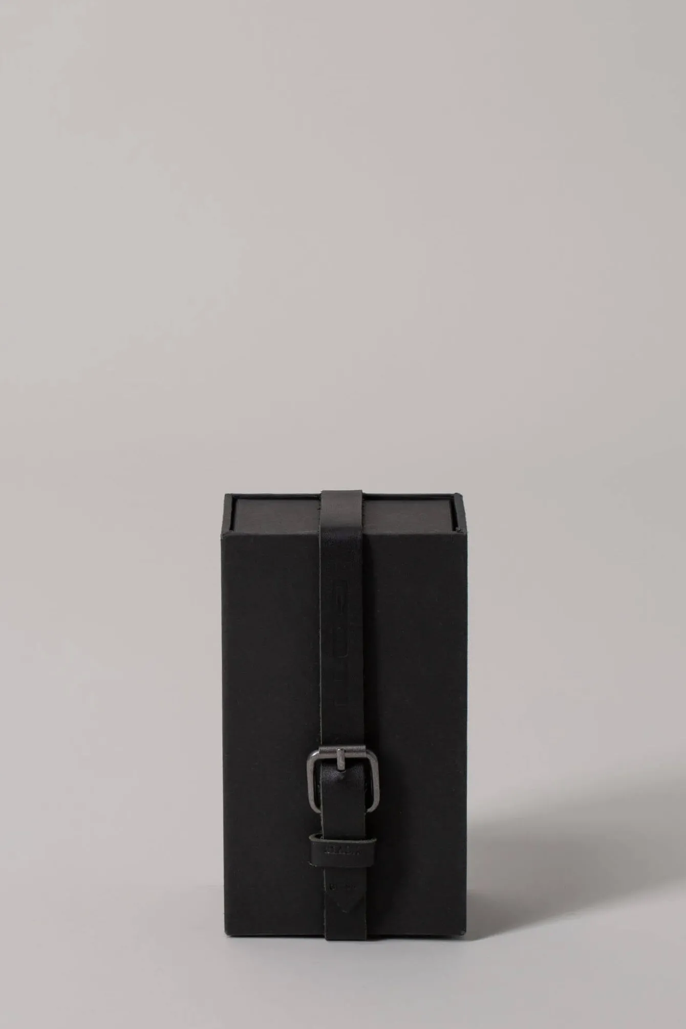 Goti Scent of Goti black glass 100 ml - LABELS